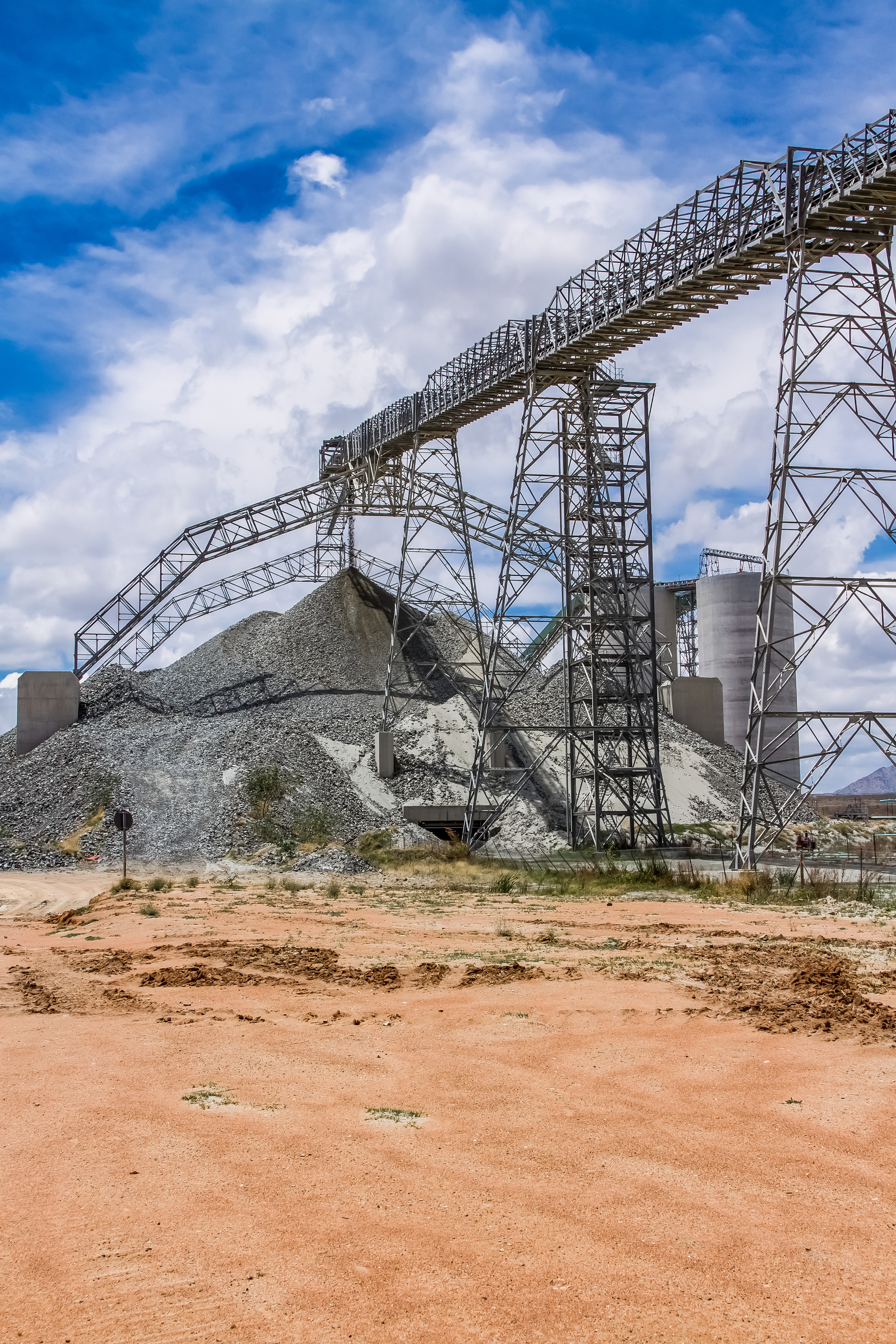 ThermalPlaster Perlite Mine and Raw Material Source - Natural Volcanic Rock